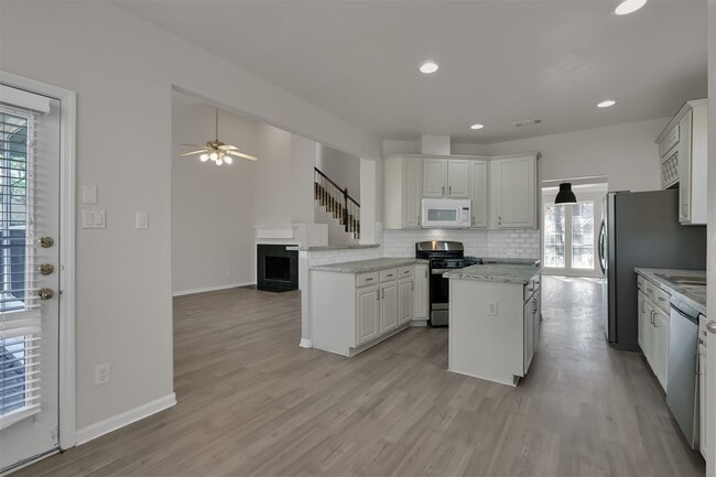 Building Photo - 22 Belcarra Pl