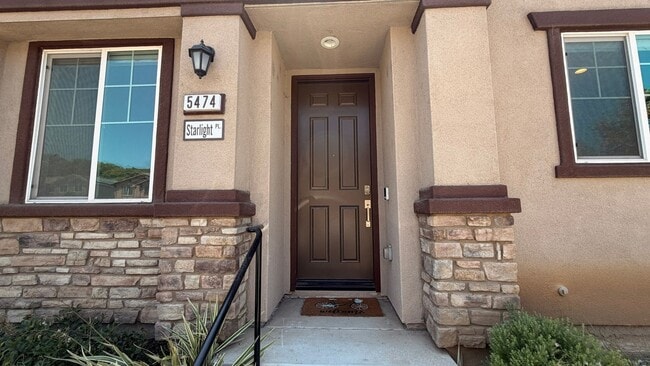 Building Photo - 5474 Starlight Pl