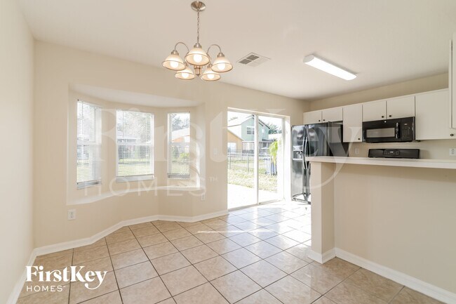 Foto del edificio - 6173 Skylarkcrest Dr
