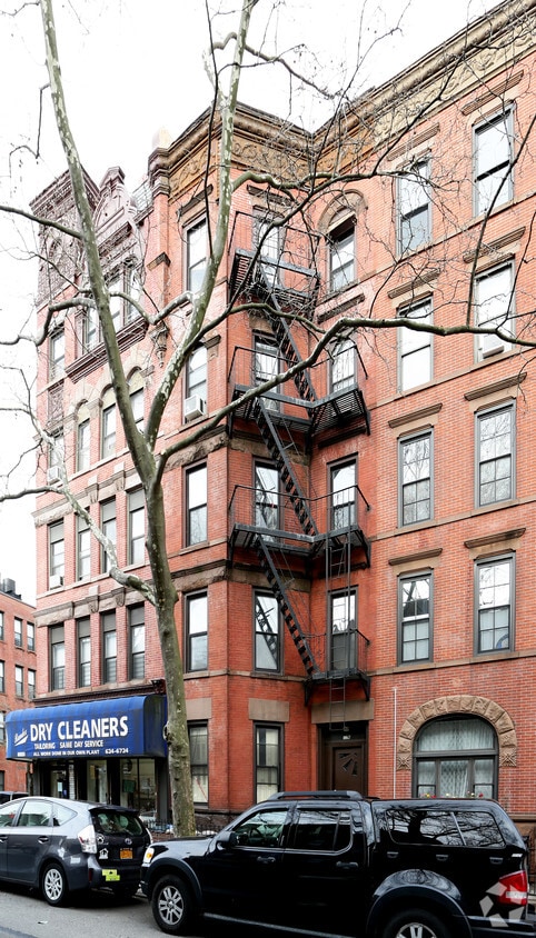 Primary Photo - 532A Henry St