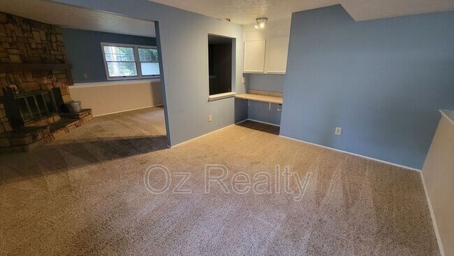 Building Photo - 3842 Farmbrook Dr