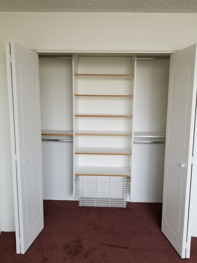 Custom Closet - 1770 Ximeno Ave