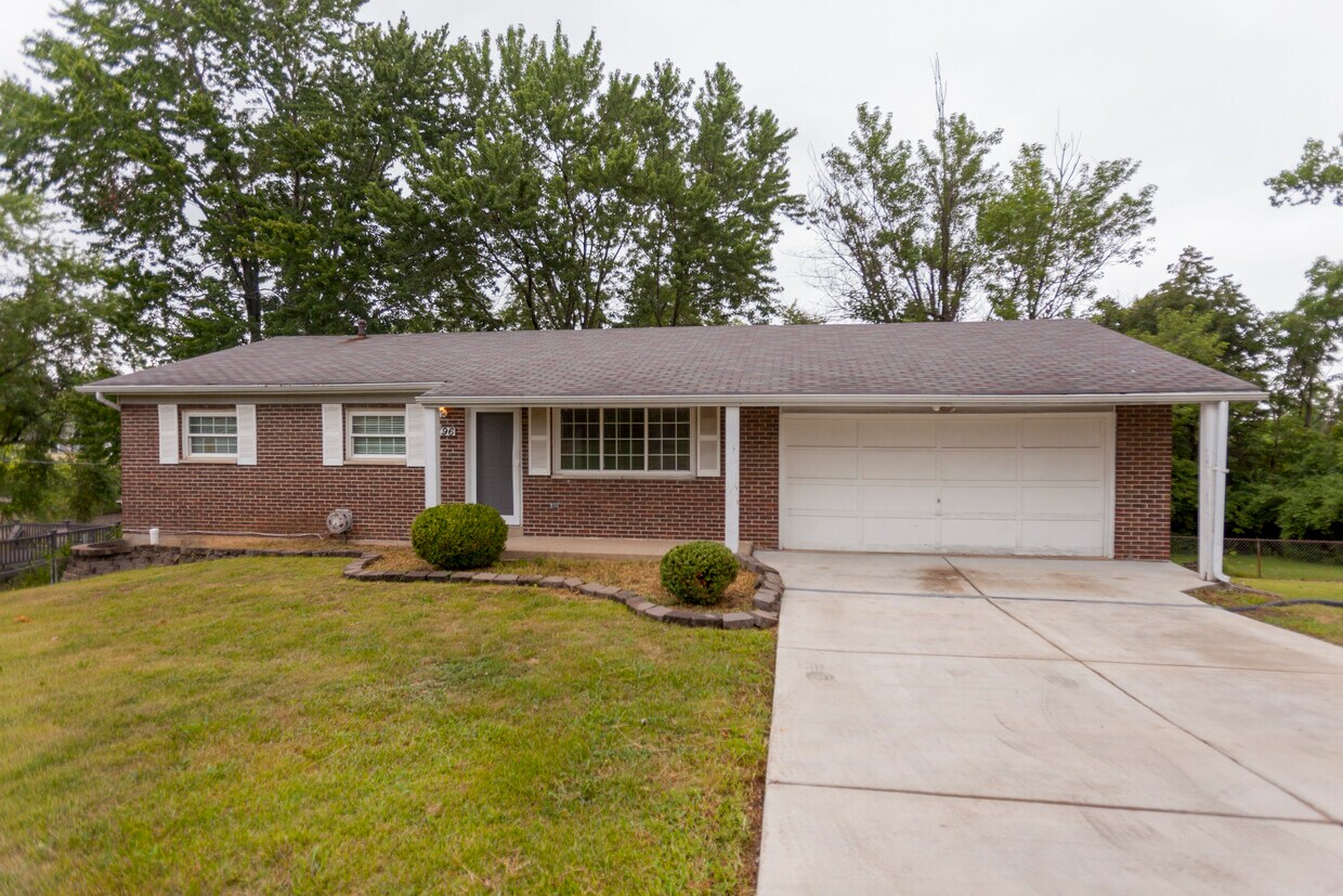 196 Mareda Ln, Arnold, MO 63010 House Rental in Arnold, MO