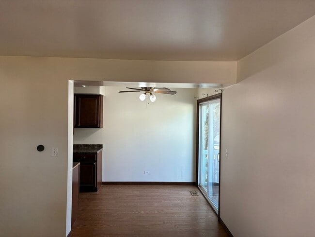 Building Photo - 2 Bedroom Condo in Bloomingdale