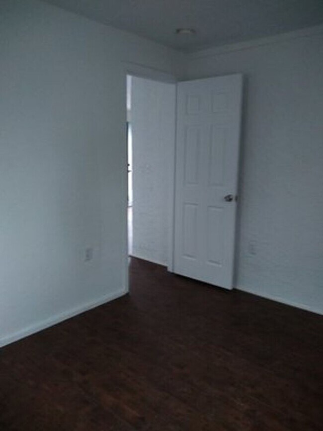 Foto del edificio - 922 NW 17th Ave