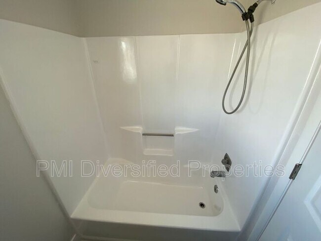 Foto del edificio - 1050 12th St