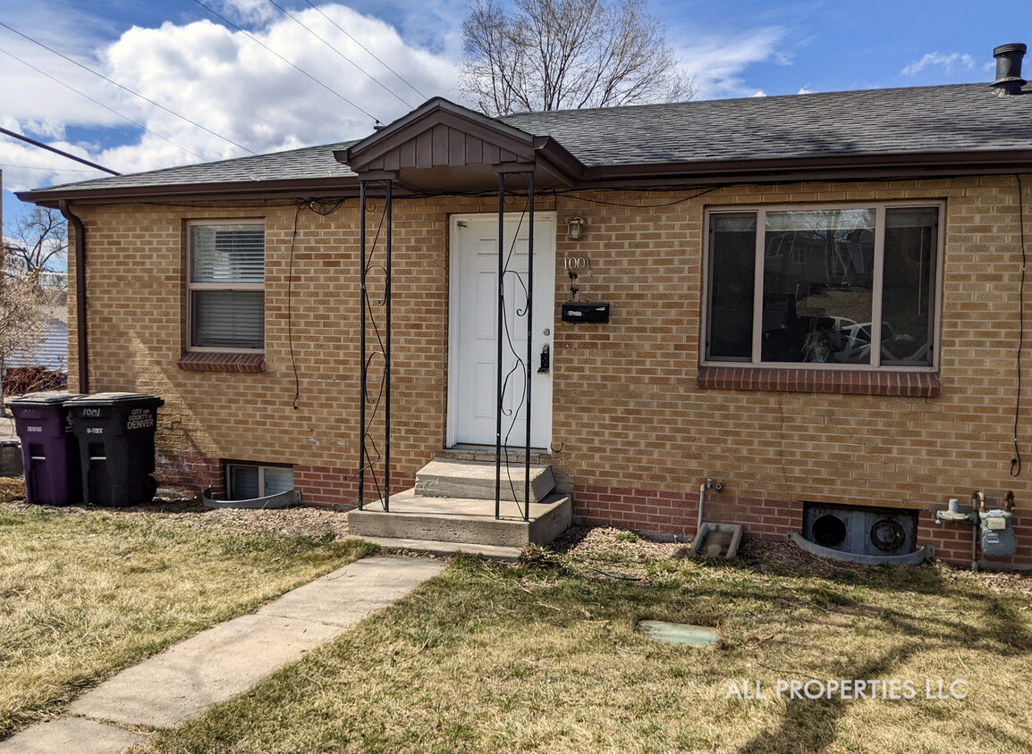 Front Exterior - 1005 Newton St