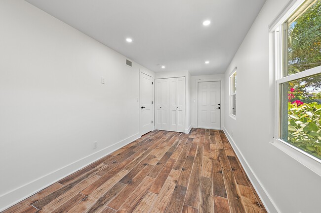 Building Photo - 5002 Webster Ave