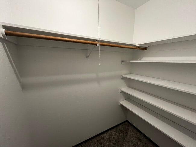 Building Photo - 616 Center St