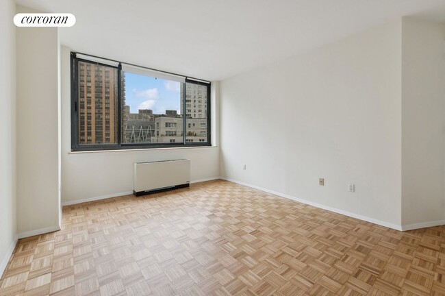 Foto del edificio - 2000 Broadway