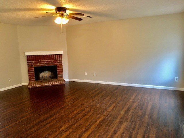 Building Photo - 1602 Cliffbrook Dr