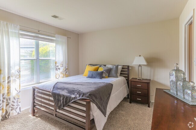 2BR,2BA,-934SF Bristle Bay - Runaway Bay Apartments