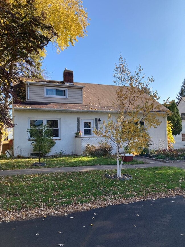 Building Photo - 910 N 56th Ave W