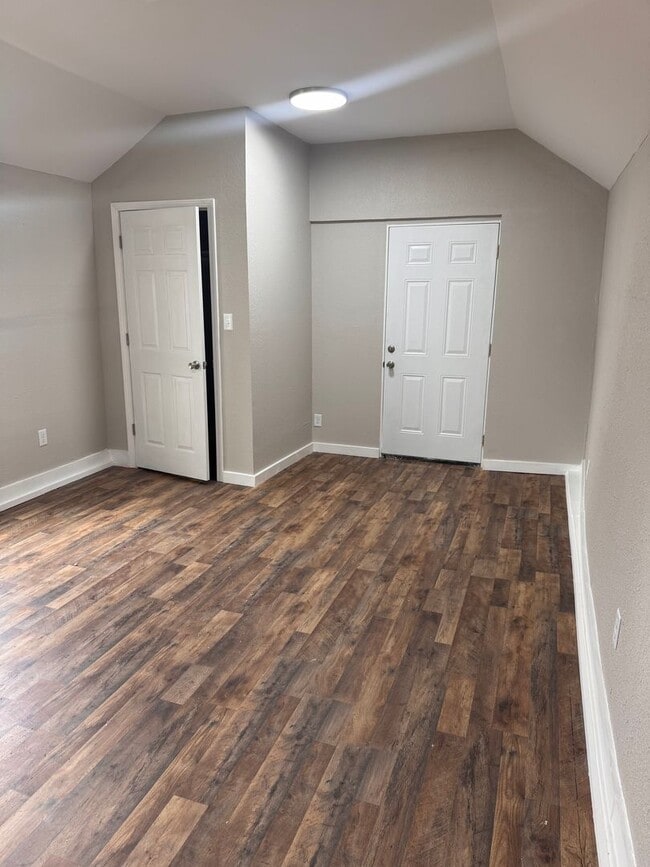 Foto del edificio - Call Heather about the move in special on this 2 bedroom house.