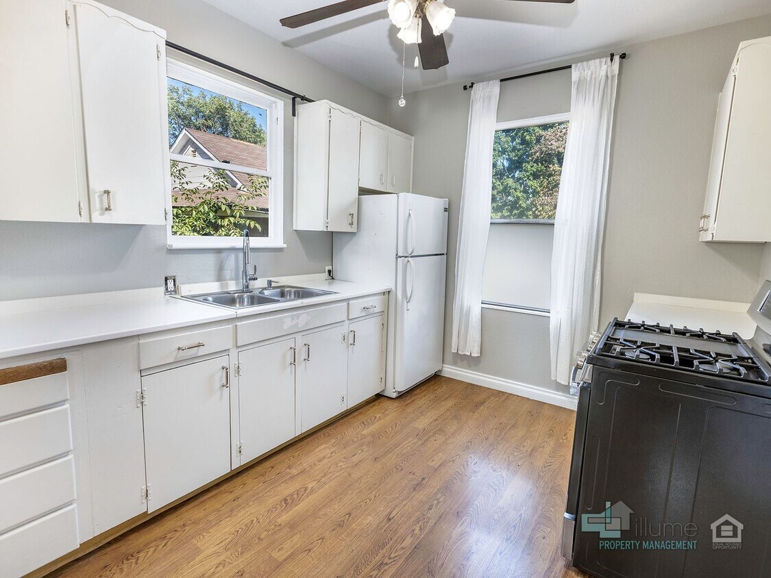 Charming 2-Bedroom Home with Private Yard in the Heart of St. Johns - Charming 2-Bedroom Home with Private Yard ...