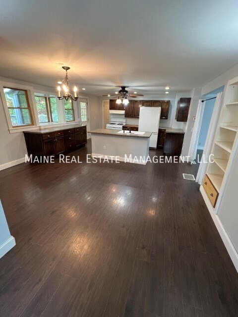 Foto principal - 63 Cottage St