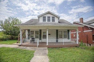 Building Photo - 1112 E Miller St
