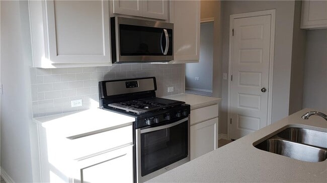 Building Photo - 1311 Hazelton Cv