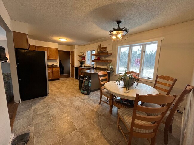 Foto del edificio - Beautiful 3 Bedroom / 2 Bath on 7 Acres!