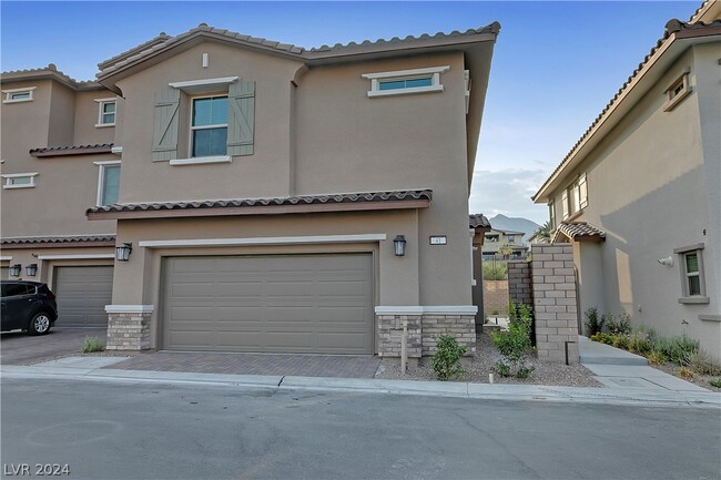 Building Photo - 41 Lomita Heights Dr