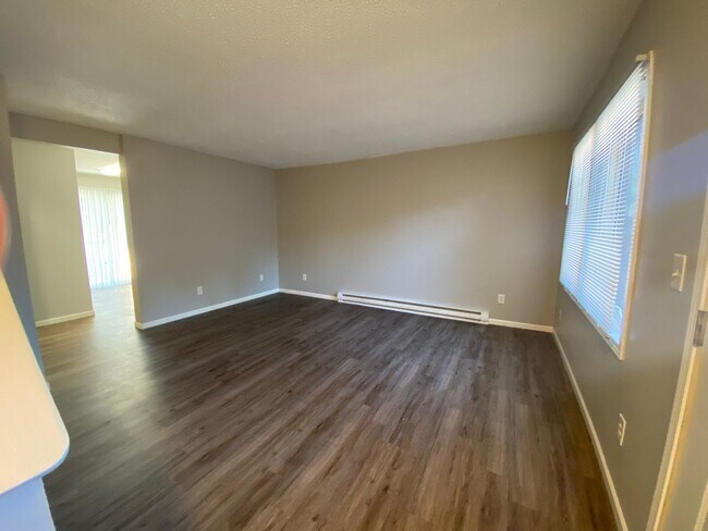 Building Photo - 3 Bedroom Townhome in West Fargo - MOVE IN...