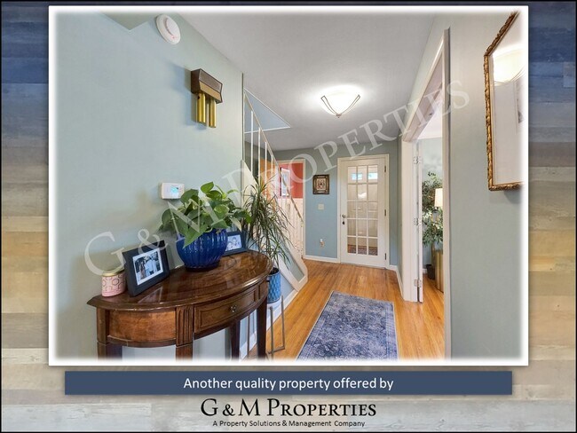 Building Photo - Rare 3-Bedroom Home Rental in the Browncro...