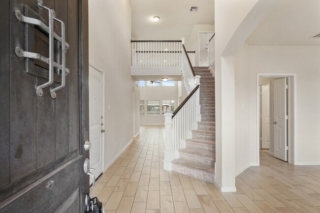 Building Photo - 10003 Open Slope Ct