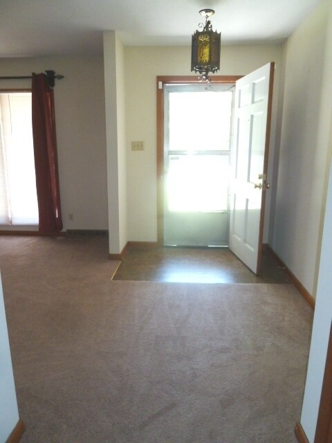 Foto del edificio - Walk to Campus! Incredible location, amazing space in this sprawling 4br home in downtown Chapel ...