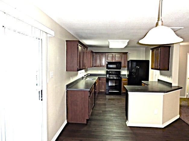 Foto del edificio - 13209 Thome Valley Dr