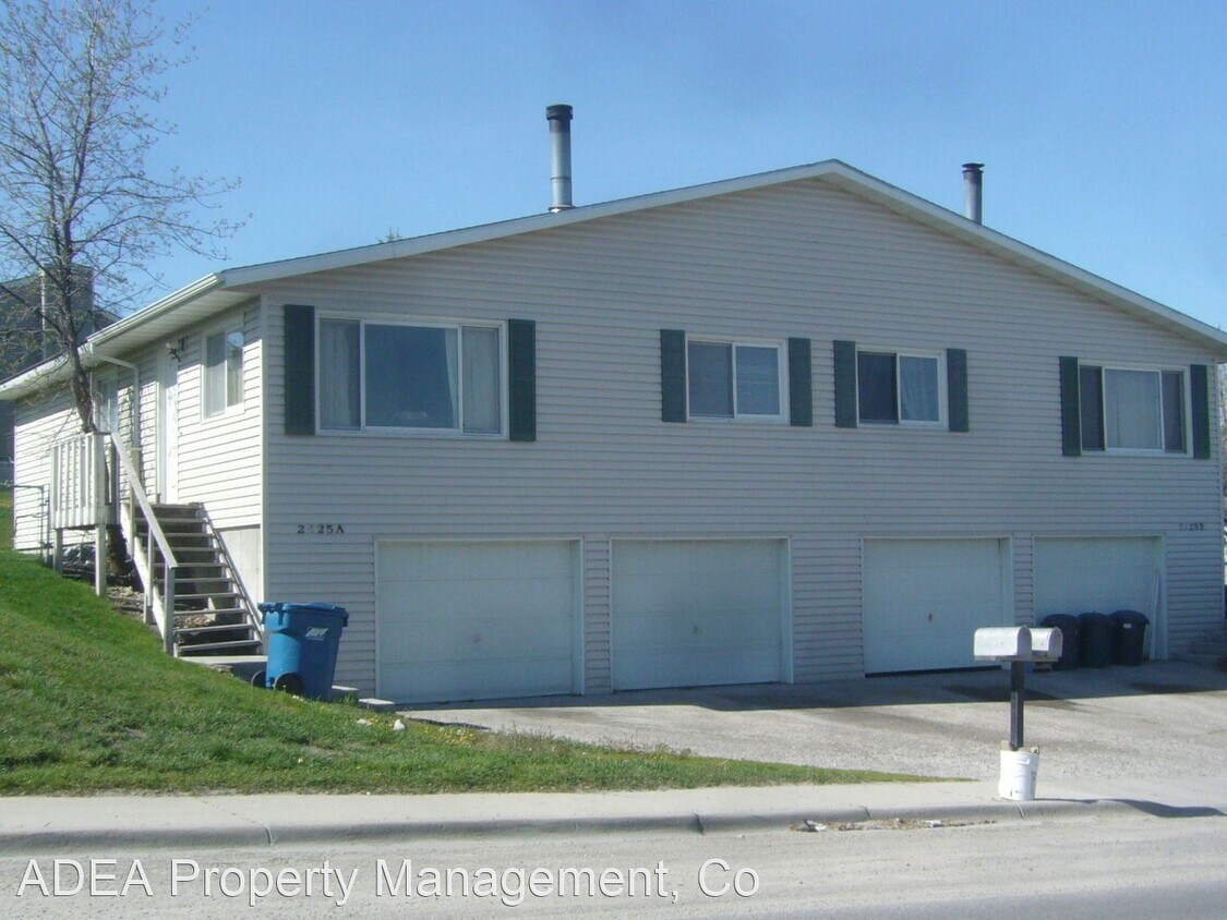 Primary Photo - 2425 55th St