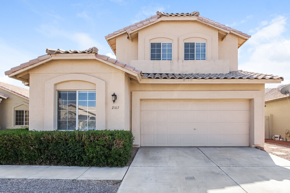 Foto principal - 2107 E Helena Dr
