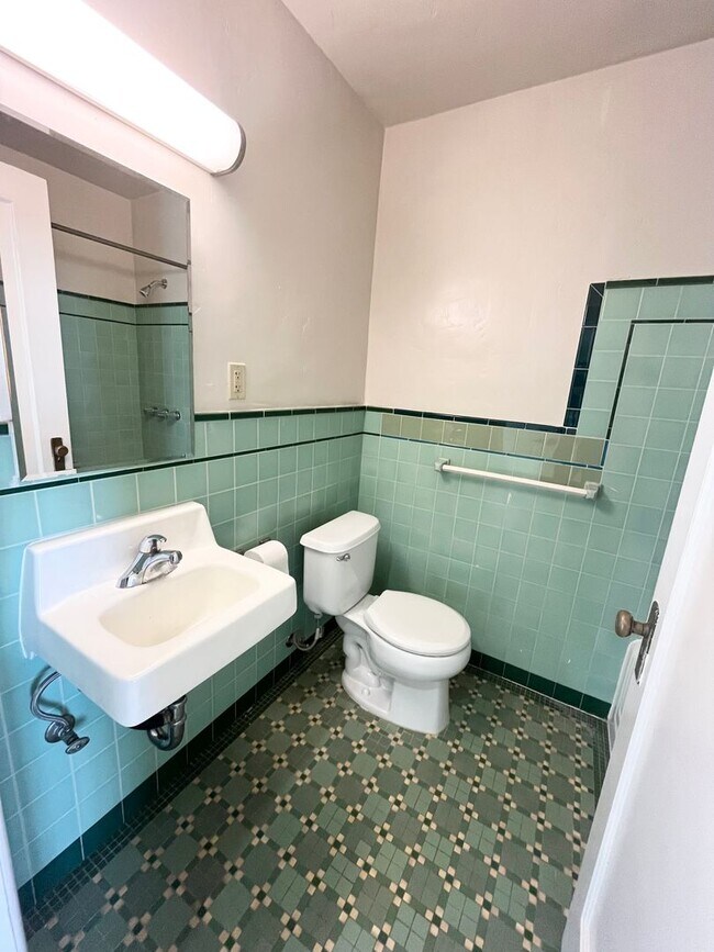 Foto del edificio - 317 W Main St