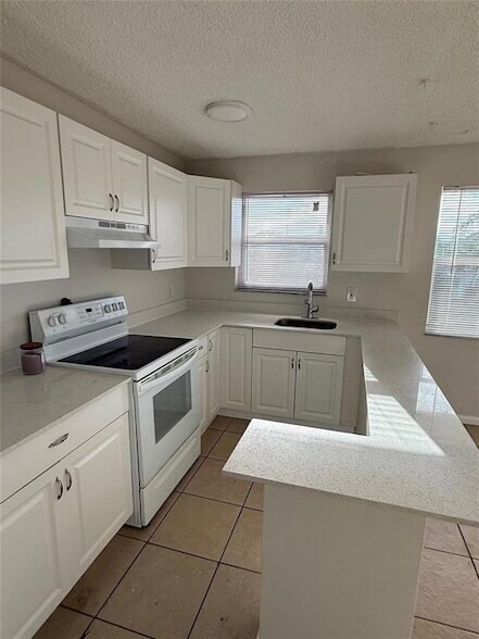 Foto del edificio - 1235 W River Dr