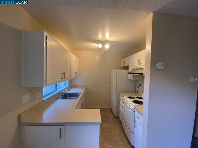 Foto del edificio - 2734 Oak Rd