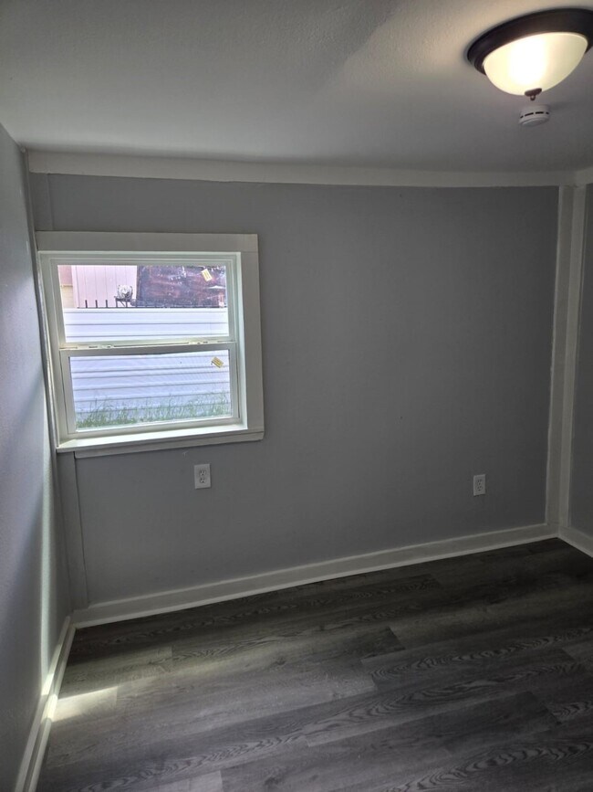 Foto del edificio - 5906 Hillsboro St