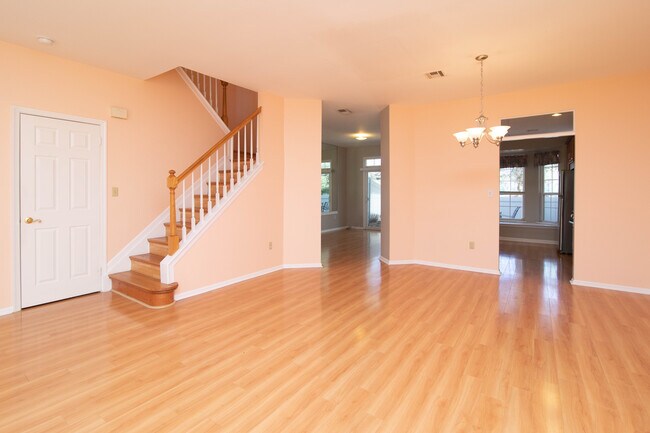 Building Photo - 104 Ashford Dr