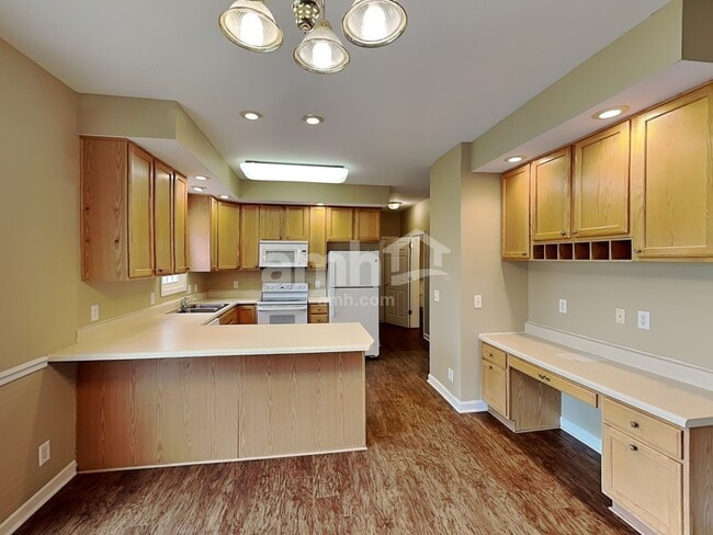 Building Photo - 1602 Solitude Ct