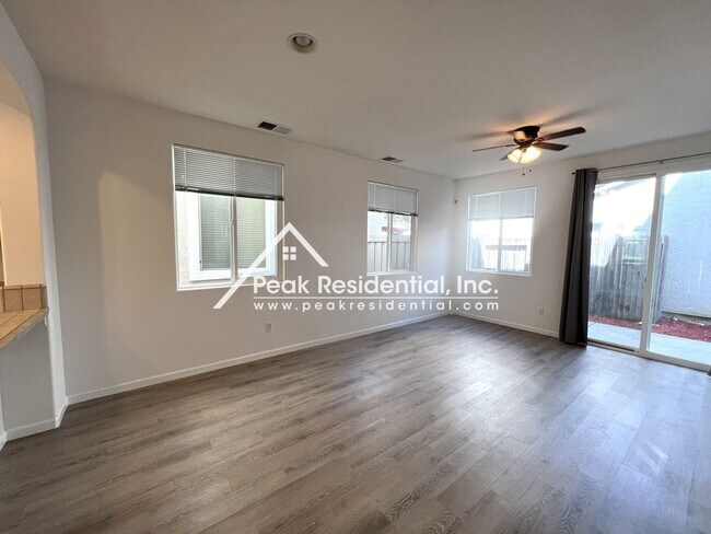 Building Photo - A Wonderful 3bd/2.5ba Natomas Home with Ga...