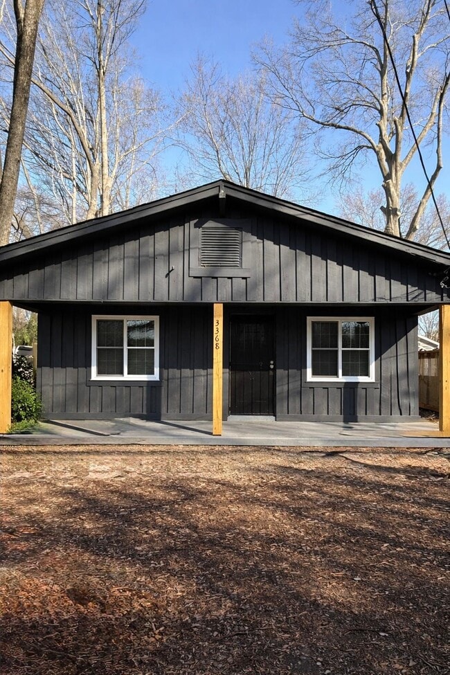 Building Photo - 3368 Powell Ave