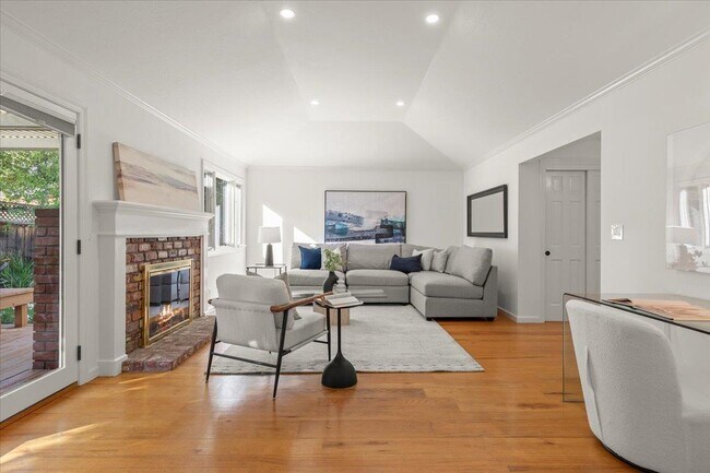 Foto del edificio - 1028 Clark Ave