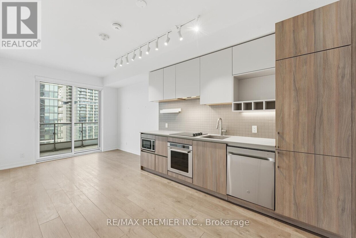 Primary Photo - 950 Portage Pkwy