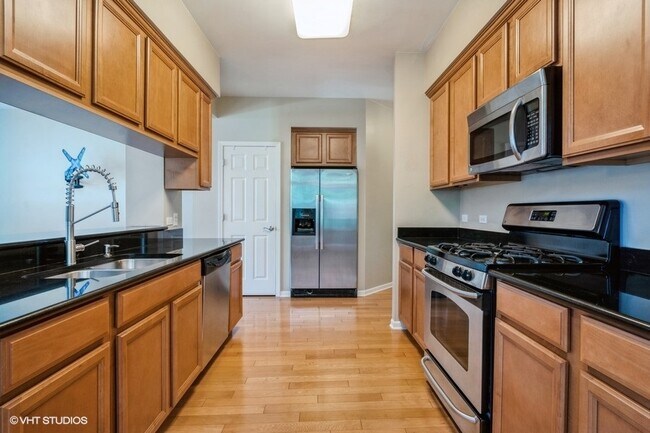 Foto del edificio - 725 Summit Ln
