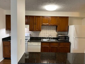 Building Photo - 501 Heather Ridge Dr