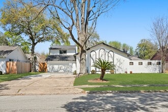 Building Photo - 10722 Lynbrook Dr