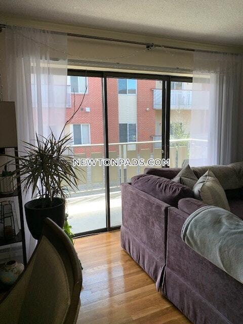 Foto del edificio - 320 Hammond Pond Pkwy