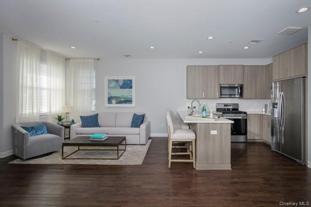 Foto del edificio - 300 Sutton Ct