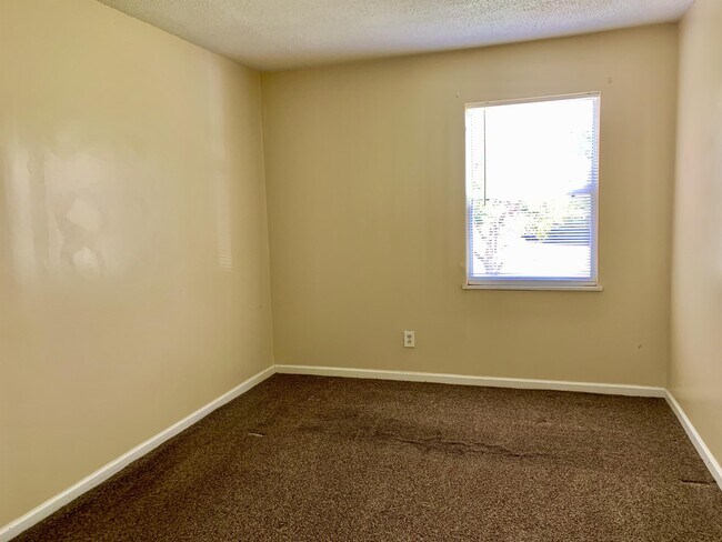 Building Photo - 1600 Castleberry Way