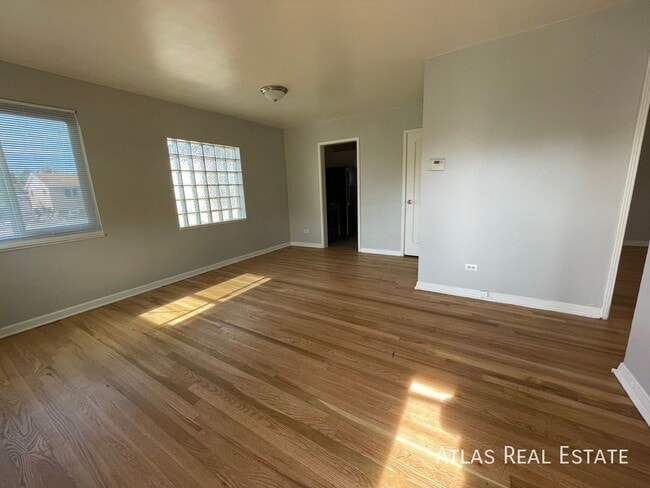 Building Photo - 7111 E 60th Way