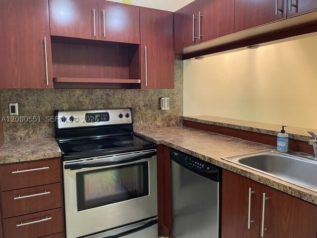 Building Photo - 9522 SW 140th Ct
