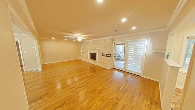 Foto del edificio - 709 NW Heinzwood Cir
